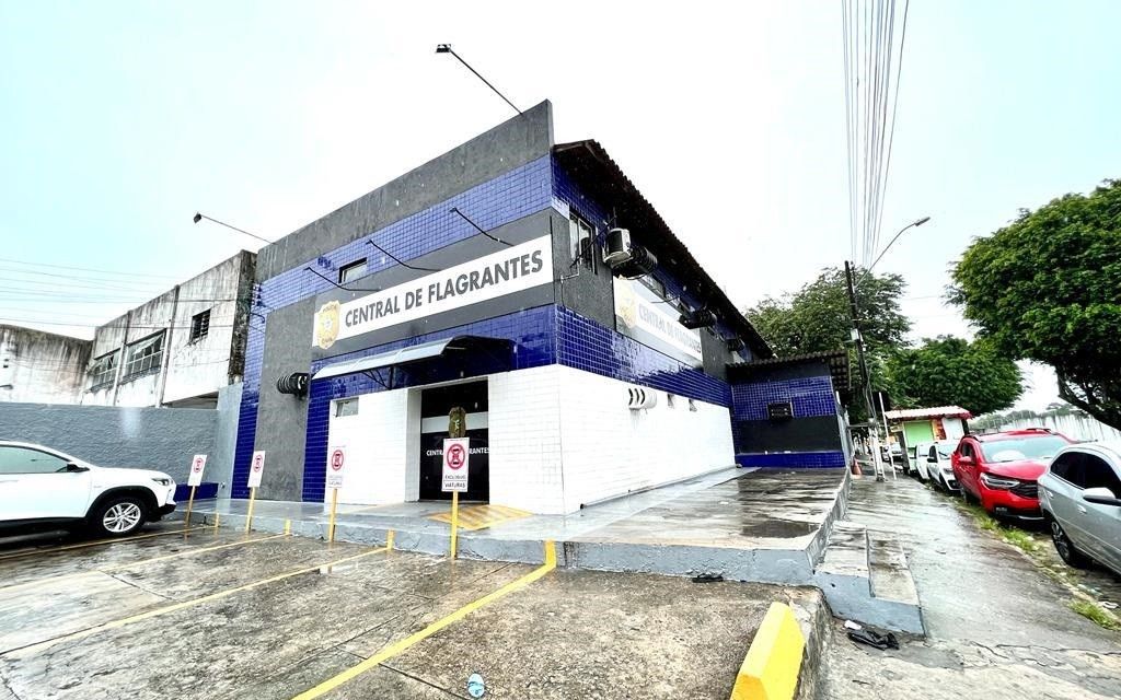 Porteiro de prédio impede que idosa seja assaltada e estuprada