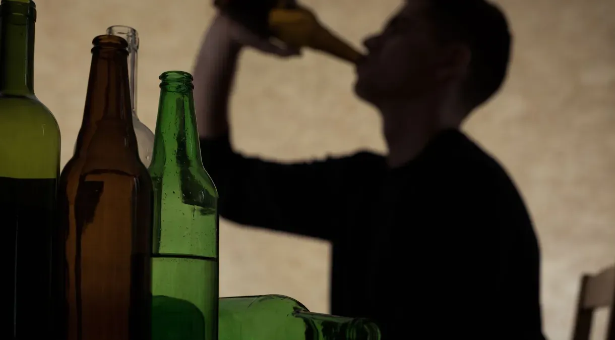Uso de drogas lícitas (álcool, cigarro...) e outras ilícitas (cocaína, crack...) matam mais de 3 milhões de pessoas por ano, diz OMS