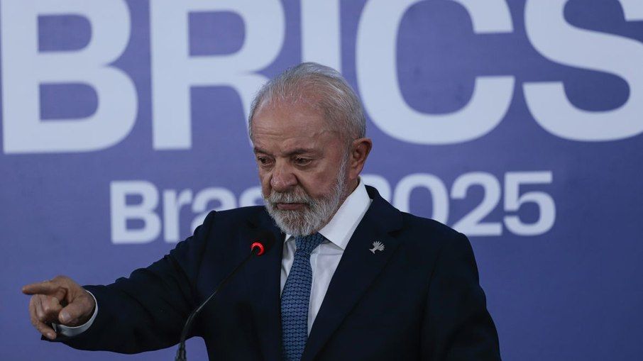 Lula cita chantagem tarifária e critica OMC em reunião do Brics