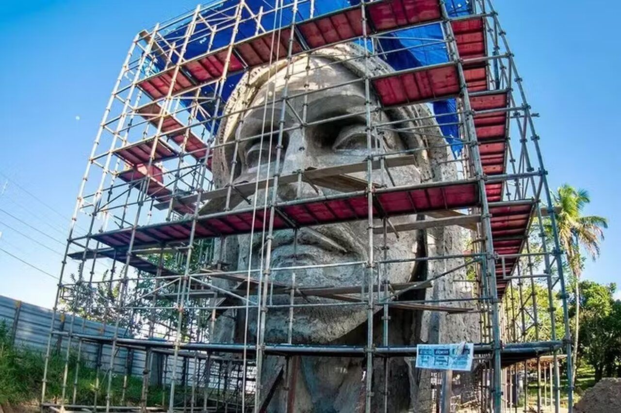 Estátua de Cristo projetada para ser a maior do mundo começa a ganhar forma em Pilar, AL