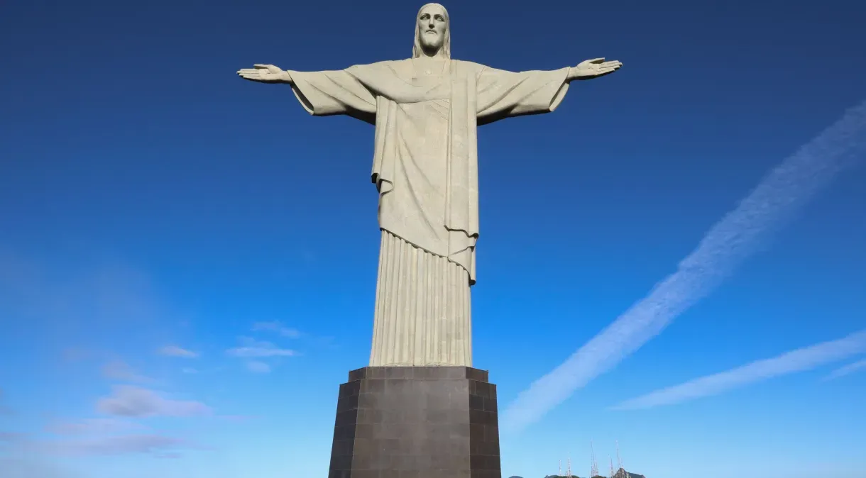 Tropa de elite da Polícia Civil do Rio simula ataque terrorista no Cristo