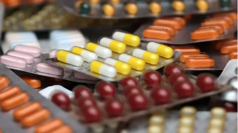 Câmara aprova projeto que libera venda de remédios em supermercados; veja o que muda