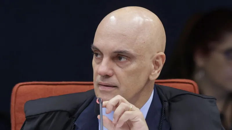 AGU vai pedir para atuar em processo contra Moraes nos EUA