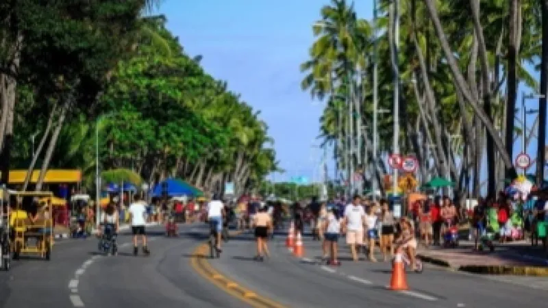 Prefeitura de Maceió promove ação do Outubro Prateado na orla
