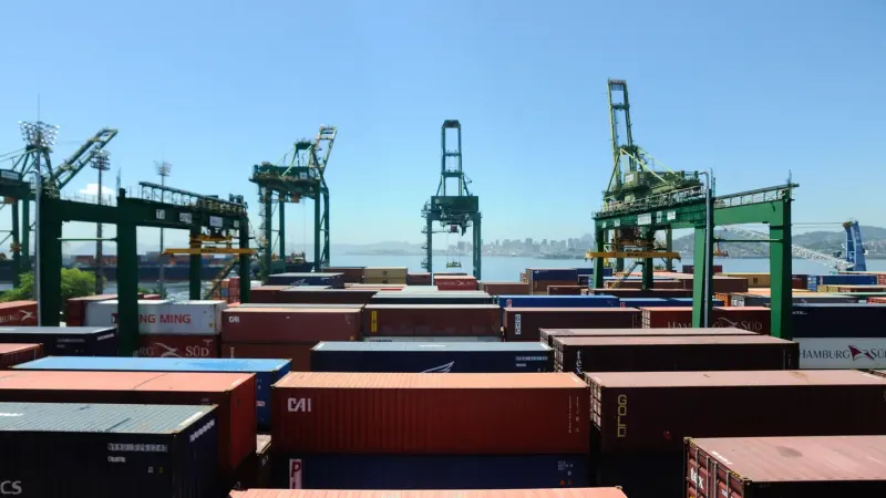 Tarifaço deve ter efeito limitado na balança comercial brasileira