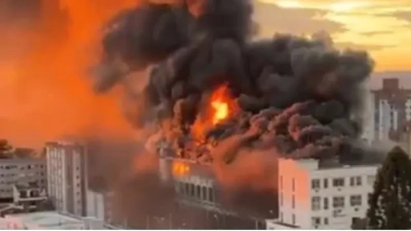 Incêndio de grandes proporções atinge colégio centenário em Santa Maria (RS)