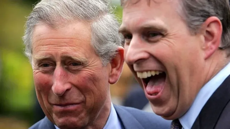 Charles III diz que ‘a lei deve seguir seu curso’ após prisão do irmão Andrew