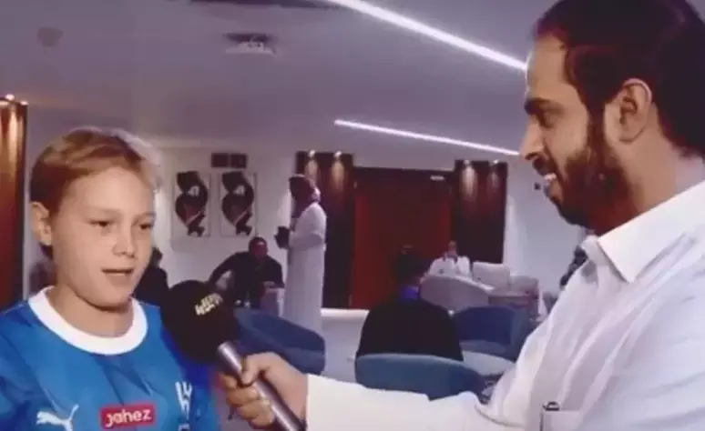Filho de Neymar volta a chamar a atenção por inglês fluente em entrevista na Arábia