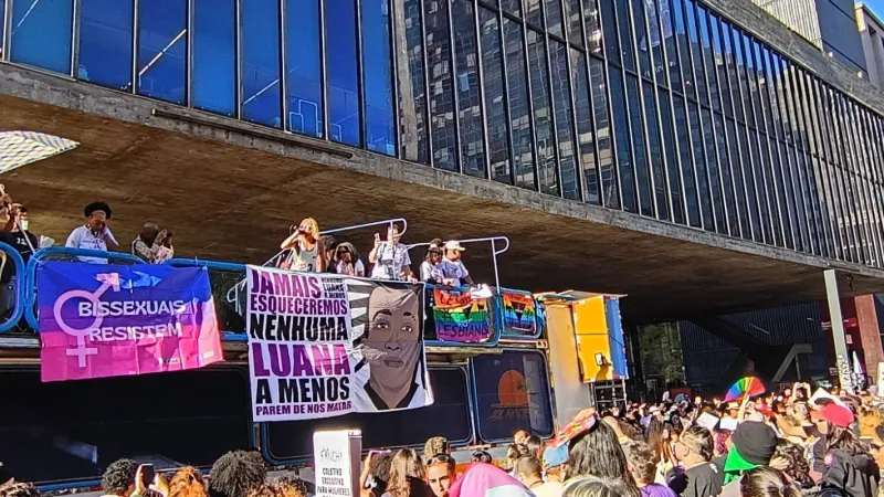 Mulheres lésbicas e bissexuais fazem caminhada em SP contra violência