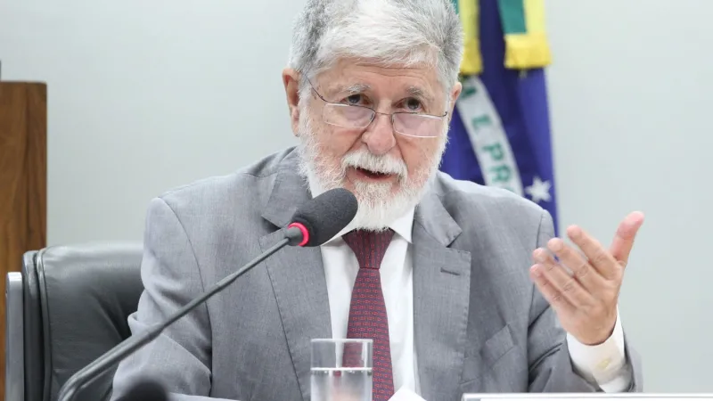 Celso Amorim: IA sob controle de poucas empresas piora desigualdades