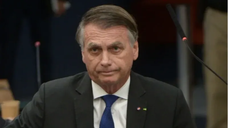 Tornozeleira de Bolsonaro foi violada meia-noite, diz Moraes