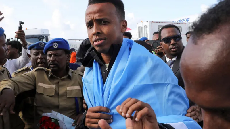 Árbitro somali barrado na Copa dos EUA vê veto como "destino"