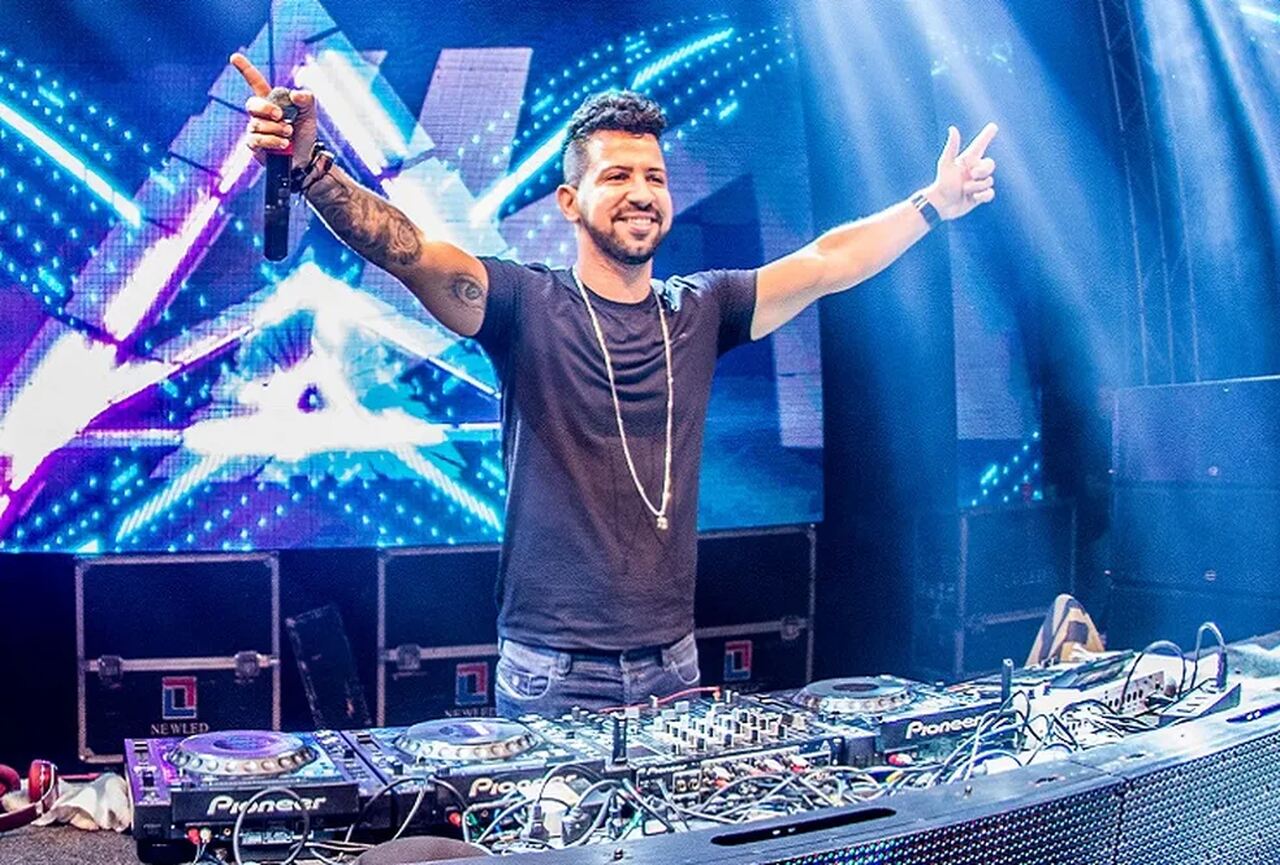 Dennis DJ, Henry Freitas.... veja a ordem dos shows de sábado no Verão Massayó