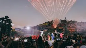 Natanzinho Lima reúne milhares de pessoas e transforma o Complexo do Alemão em palco para gravação do DVD "Favela Ao Vivo"