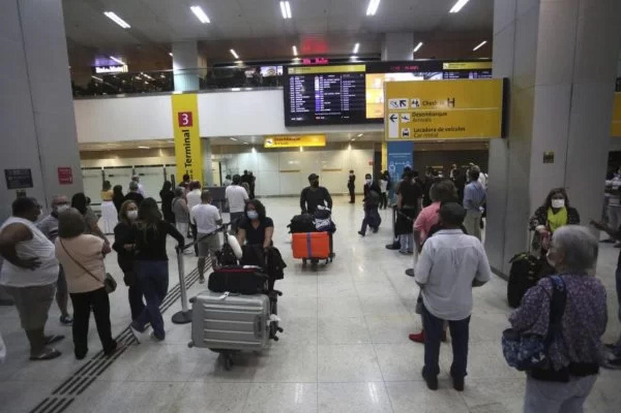 Uso de celular será proibido em áreas do Aeroporto de Guarulhos