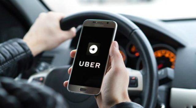 Justiça do Trabalho decide que Uber deverá registrar motoristas