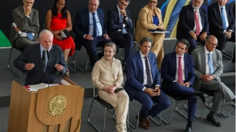 Em reação, governo vai endurecer discurso contra Congresso e ‘ricaços’