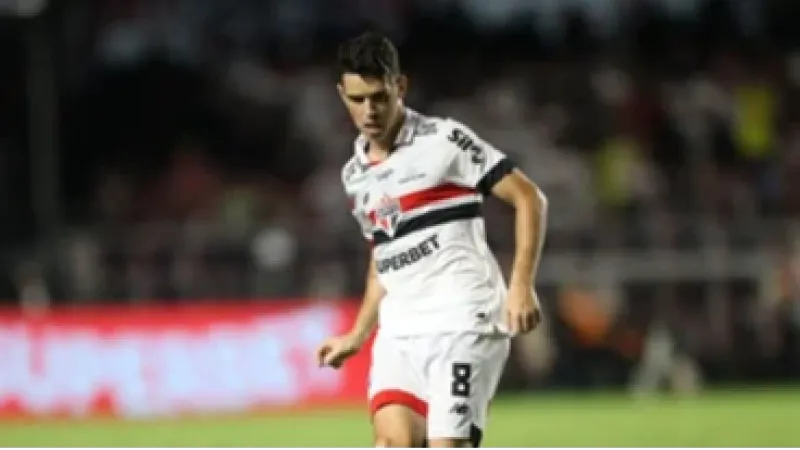 Caso Oscar: meia do São Paulo teve síncope vasovagal e segue internado