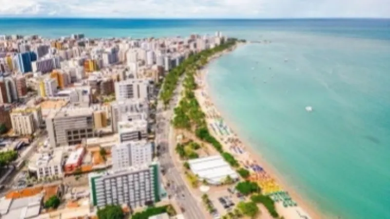 Maceió ocupa a 5ª posição no ranking para o feriado de Tiradentes, aponta Kayak
