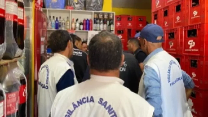 Vigilância Sanitária de Maceió realiza fiscalização para checar procedência de bebidas destiladas