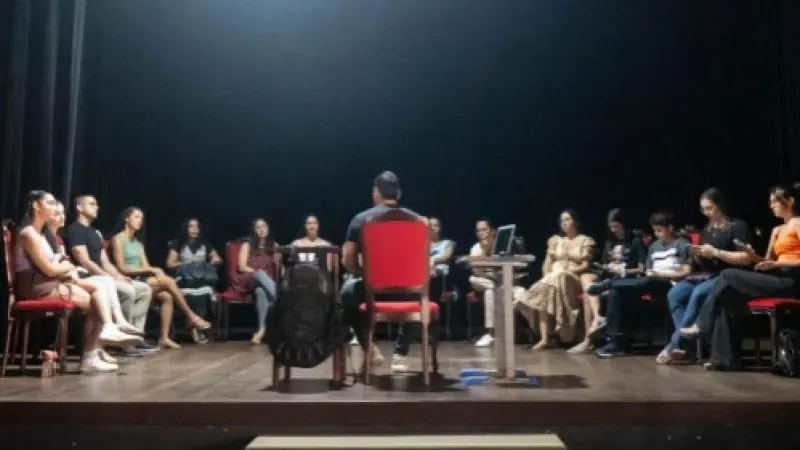 Alexandre Barillari abre programação de oficinas do Circuito Penedo de Cinema