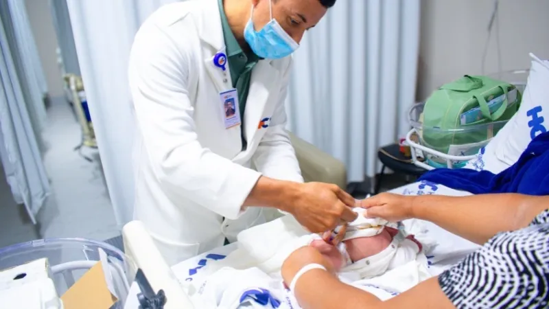 Hospital da Cidade se torna referência em imunização ao proteger bebês nas primeiras horas de vida