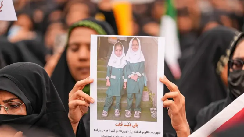 Ataque a escola de meninas no Irã expõe horrores da guerra