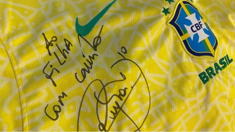 Operação contra o PCC apreende camisas autografadas por Neymar
