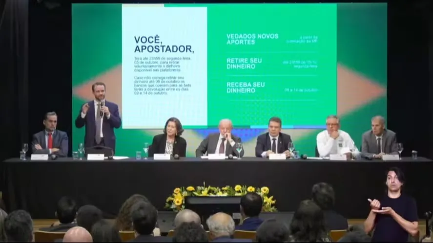 Lula compara bets a vício em crack ao oficializar proibição: 'Medida dura, drástica e necessária'