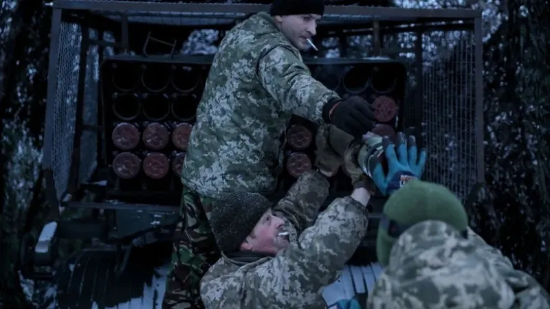 Ataque russo atinge maternidade no sul da Ucrânia e deixa seis feridos