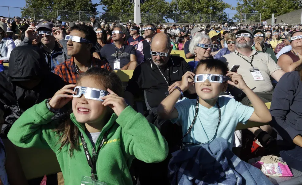 Maceió terá shows gratuitos durante eclipse solar anular neste sábado