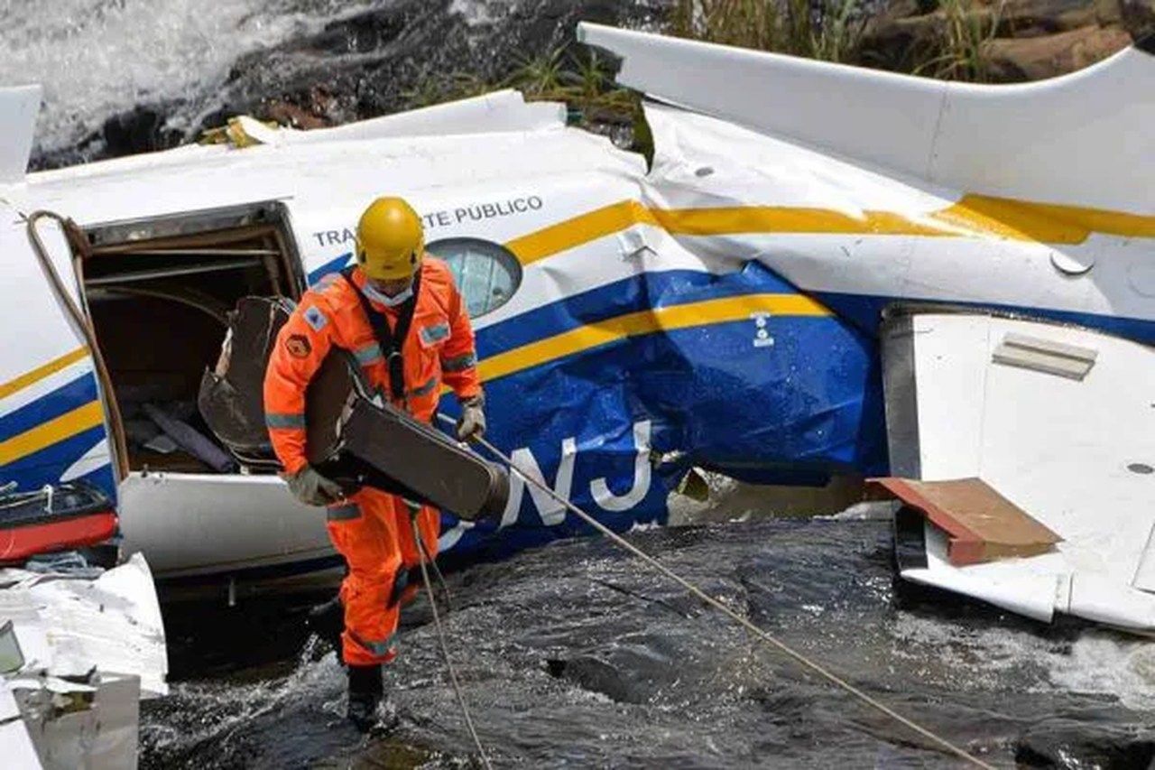 Marília Mendonça: laudo diz que “não houve falha” de pilotos em acidente
