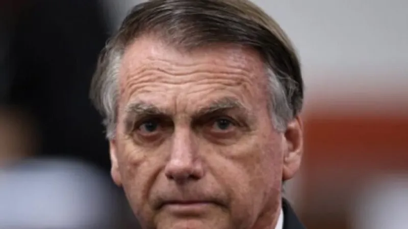 Defesa fala em ‘risco à vida’ de Bolsonaro e pede a Moraes cumprimento de pena em casa