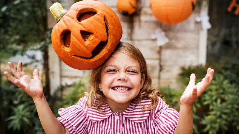 Halloween: entenda o que as crianças podem aprender com a data e veja dicas de brincadeiras para comemorar