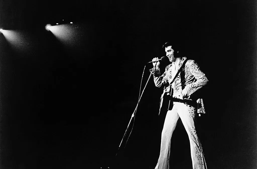 Elvis Presley retornará aos palcos como inteligência artificial em 2024