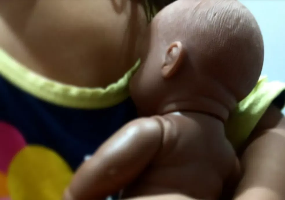 Pai é preso suspeito de oferecer filha de 12 anos a outros homens para ser abusada sexualmente em troca de dinheiro no interior de AL