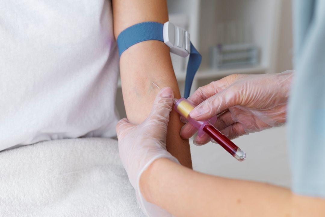 Exames de sangue comuns podem diagnosticar câncer, diz novo estudo
