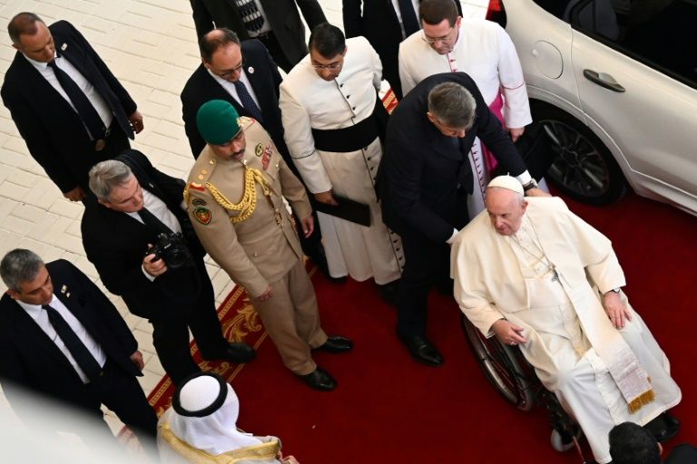Papa reza pelo Líbano e Ucrânia no Bahrein