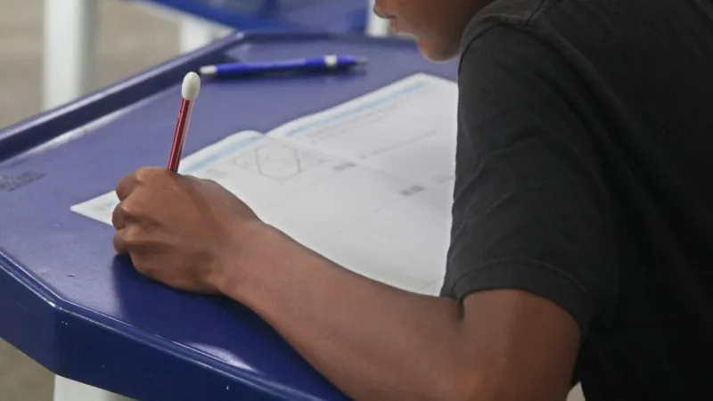 Alunos e professores participam hoje de Olimpíada de Matemática