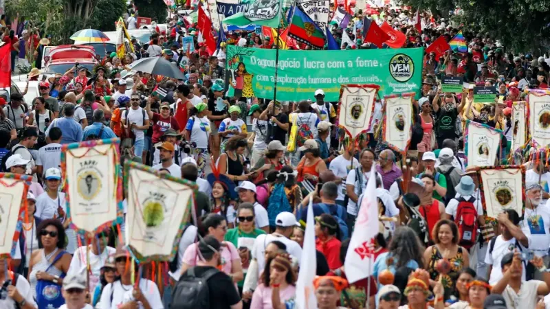 Marcha pelo Clima reúne 70 mil e leva força amazônica às ruas de Belém