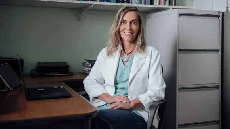 Cientista brasileira desafia a medicina e faz seis tetraplégicos voltarem a andar