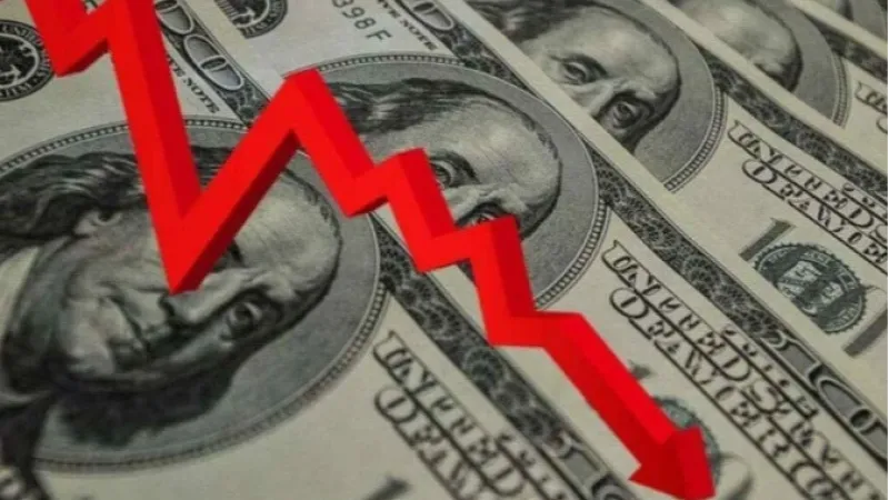Dólar fecha aos R$ 5,46 após operar em queda desde o início do dia