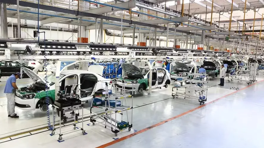 Emplacamento de carros elétricos no Brasil cresce quase 200% no 1º semestre de 2026, diz Anfavea