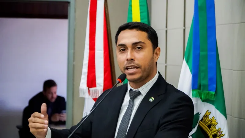 Vereador denuncia que trabalhadores do Shopping Popular estão no prejuízo após furtos de cabos de energia