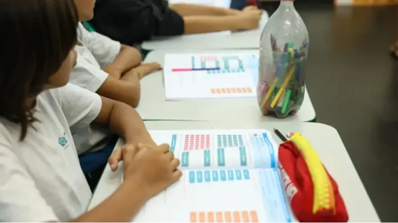 Mensalidades no ensino médio e fundamental tiveram reajuste acima de 8%, mostra IBGE