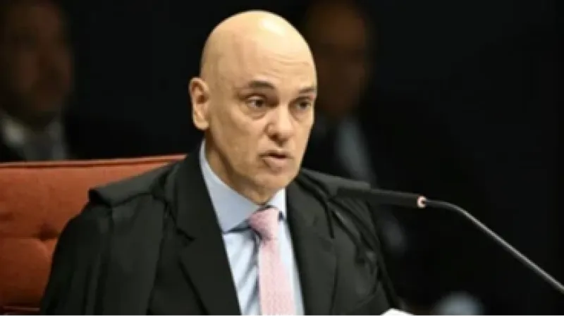 Moraes nega recurso da defesa de Bolsonaro contra condenação na trama golpista