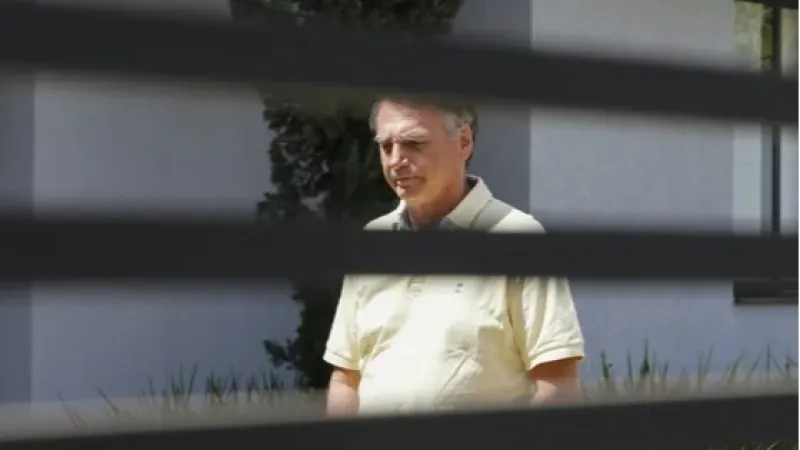 Moraes manda PF fazer perícia em Bolsonaro para determinar necessidade de cirurgia