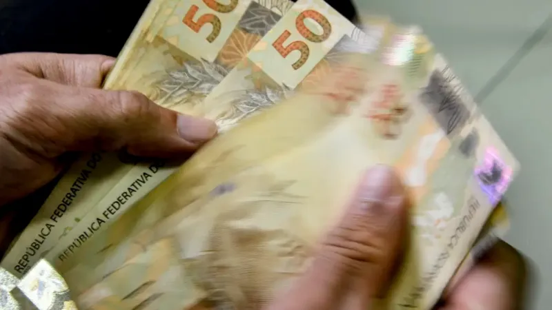 Caixa começa a pagar Bolsa Família de maio