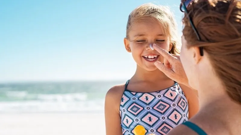 Exposição solar: Saúde recomenda cuidados com a pele durante o Carnaval