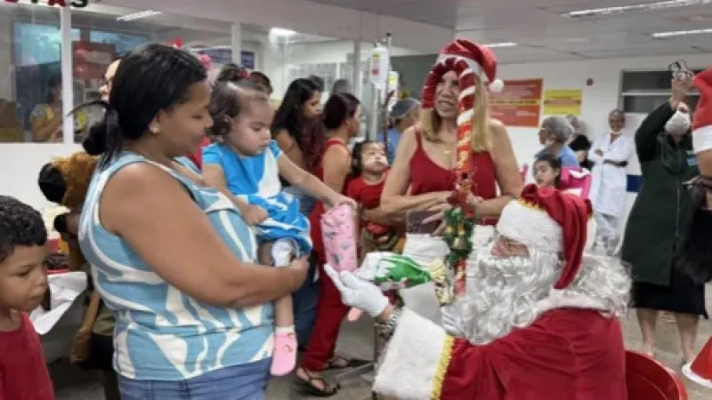 Festa de Natal leva alegria e acolhimento às crianças internadas na Pediatria do HGE